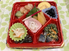 1月1日

数の子、いかそうめん、三色きんとん　など